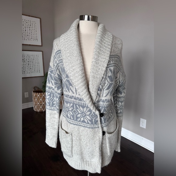 GAP Factory Sweaters - GAP Fair Isle Snow Flake Shawl Cardigan Grey/Ivory Women's Medium